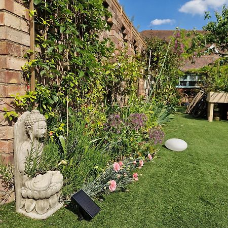 Lotus Pod House Homestay Horsell Eksteriør bilde